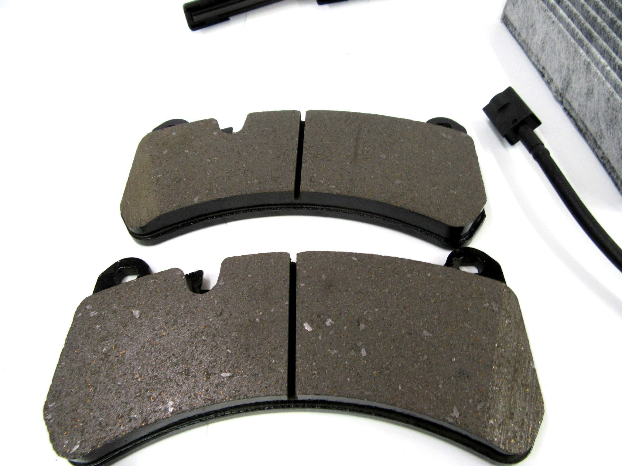 Maserati Ghibli Quattroporte front rear brake pads filters wiper blades #590