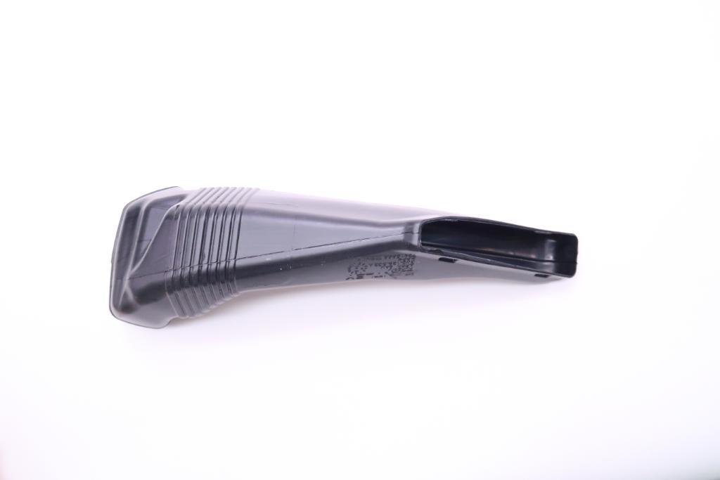 Bentley Gt Gtc Flying Spur V8 right intake air duct #2425